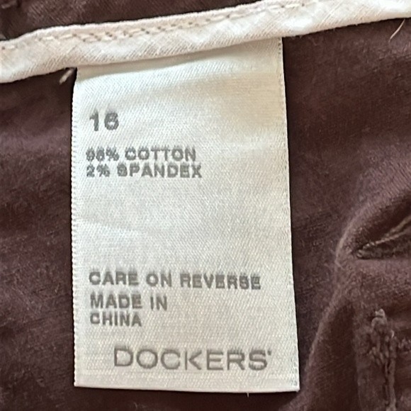 Dockers Capri Pants with Pockets, Mid Rise Curvy, Brown, 16 - Picture 10 of 10
